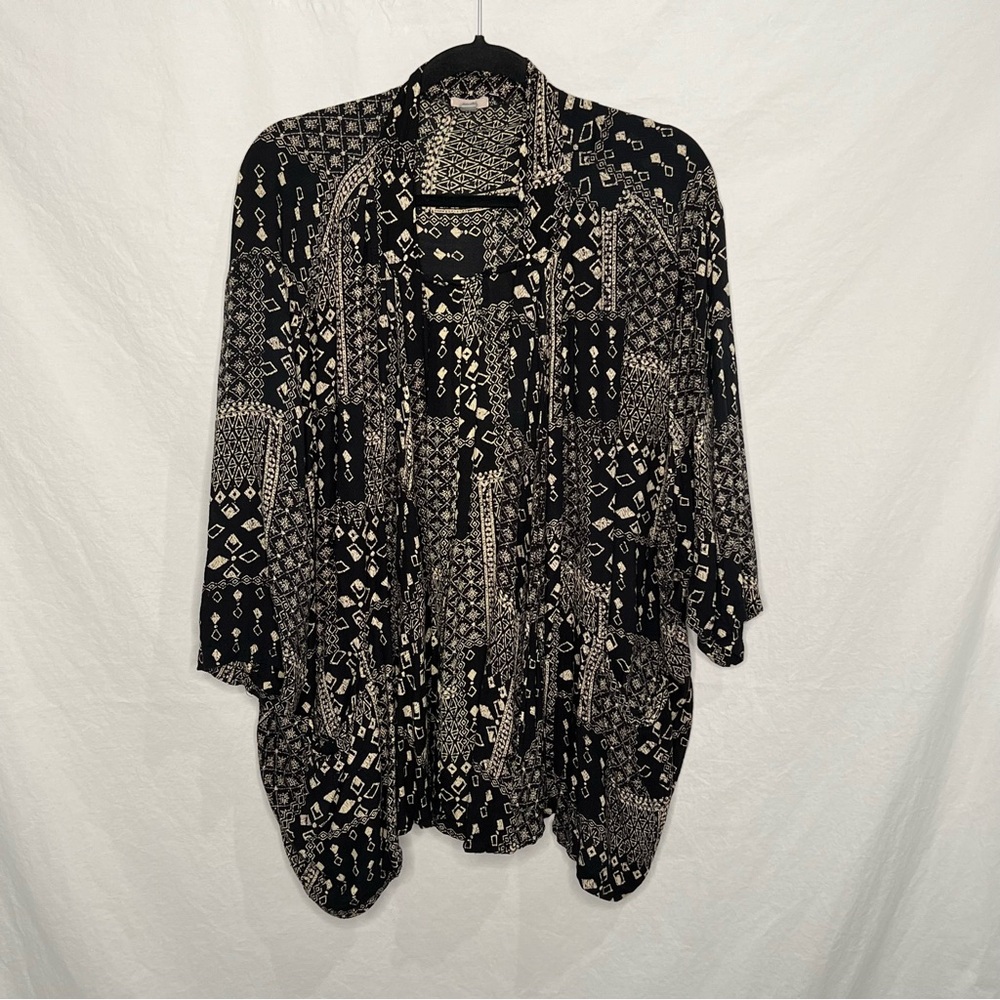 Ecote Open Front Kimono Women's Large Black Cream Oversized Boho Artsy Patchwork